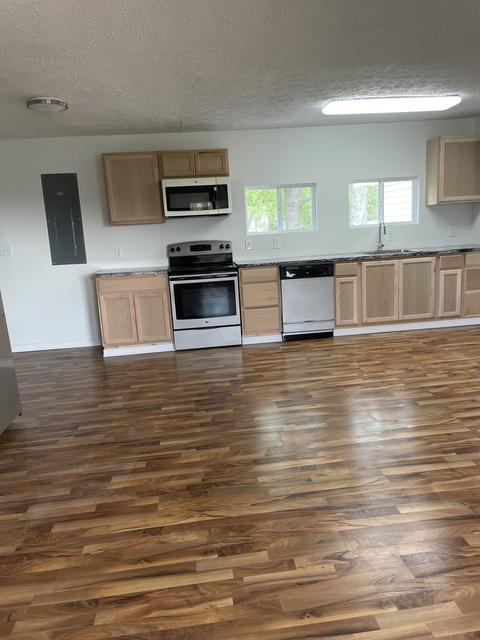 403 N 1st St, Sheldon, IL 60966 photo 6