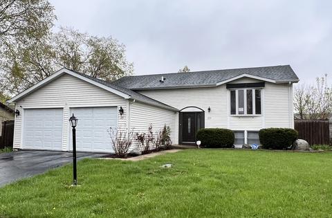29 Evergreen Dr, Streamwood, IL 60107