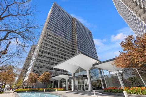 3550 N Lake Shore Dr #1907, Chicago, IL 60657