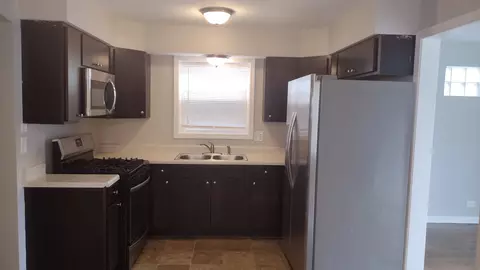 506 E 87th Pl, Chicago, IL 60619 photo 2