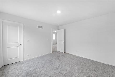105 Hedgerow Dr, Elgin, IL 60124 photo 26