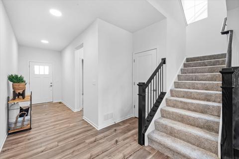 105 Hedgerow Dr, Elgin, IL 60124 photo 16