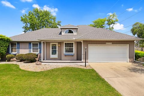 1902 Branch Rd, Champaign, IL 61821