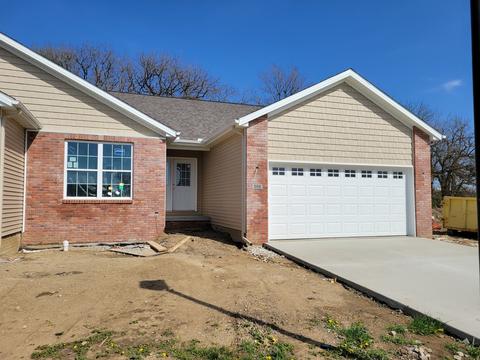 208 Cassidy Rd, Normal, IL 61761 photo 1