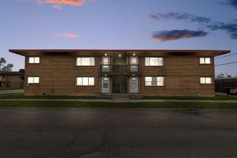 203 W 154th St, Harvey, IL 60426