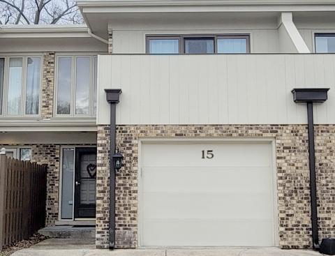 15 Sorrento Dr, Palos Heights, IL 60463
