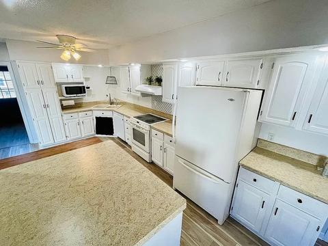 407 W 3rd St, Byron, IL 61010 photo 8
