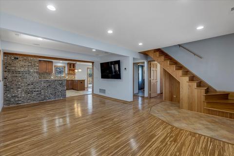6912 Garden Ln, Bridgeview, IL 60455 photo 2
