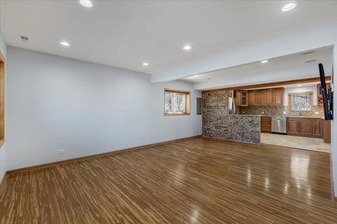 6912 Garden Ln, Bridgeview, IL 60455 photo 8
