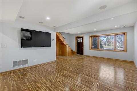 6912 Garden Ln, Bridgeview, IL 60455 photo 3