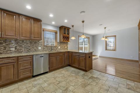 6912 Garden Ln, Bridgeview, IL 60455 photo 5