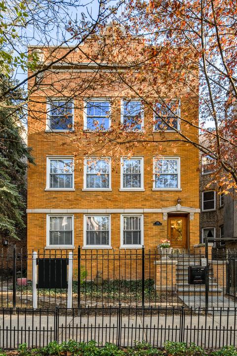 655 W Buckingham Pl, Chicago, IL 60657