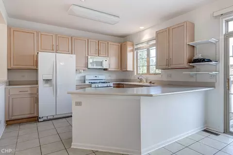 633 Prestwick Ln, Wheeling, IL 60090 photo 9