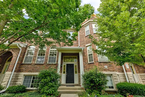 633 Prestwick Ln, Wheeling, IL 60090 photo 3