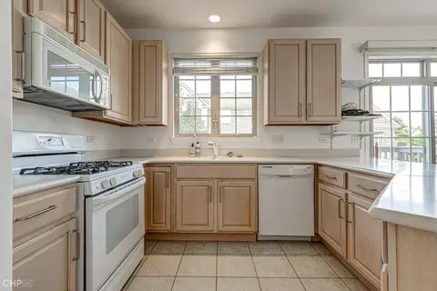 633 Prestwick Ln, Wheeling, IL 60090 photo 8