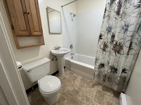 2304 E State St, Rockford, IL 61107 photo 8