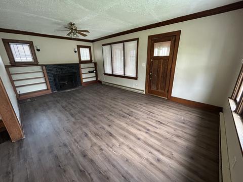 2304 E State St, Rockford, IL 61107 photo 3