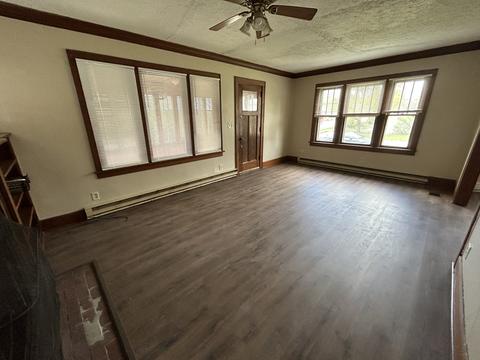 2304 E State St, Rockford, IL 61107 photo 4