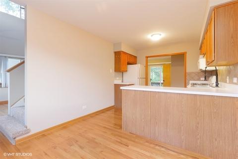 7540 Heritage Ct, Summit, IL 60501 photo 8