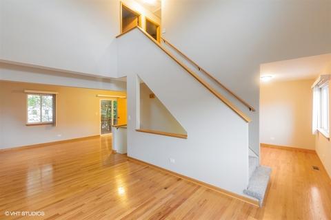 7540 Heritage Ct, Summit, IL 60501 photo 2