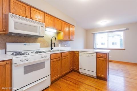 7540 Heritage Ct, Summit, IL 60501 photo 5