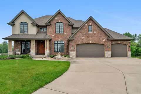 220 Slalom Ct, Minooka, IL 60447