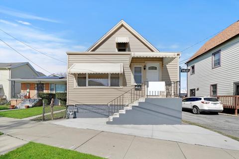 12764 Hoyne Ave, Blue Island, IL 60406