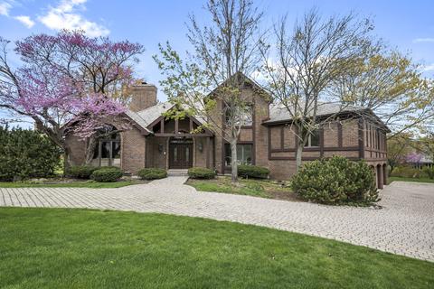 1906 Midwest Club Pkwy, Oak Brook, IL 60523