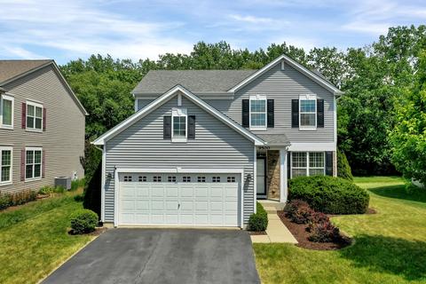 9500 Farley Dr, Huntley, IL 60142