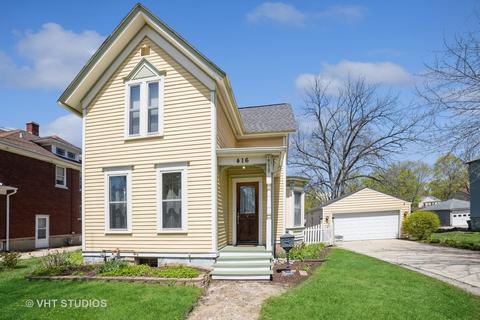 416 Park St, Elgin, IL 60120