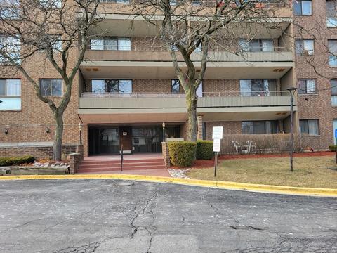 5 E Carriageway Dr #102, Hazel Crest, IL 60429