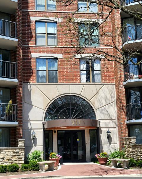 511 Aurora Ave #210, Naperville, IL 60540