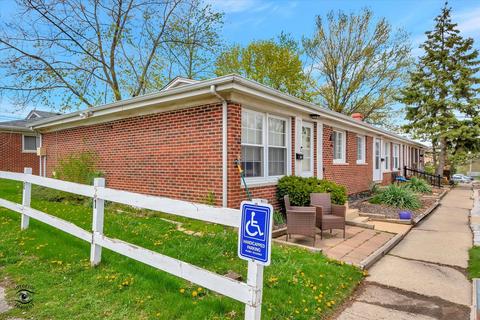 332 Short St, Lemont, IL 60439