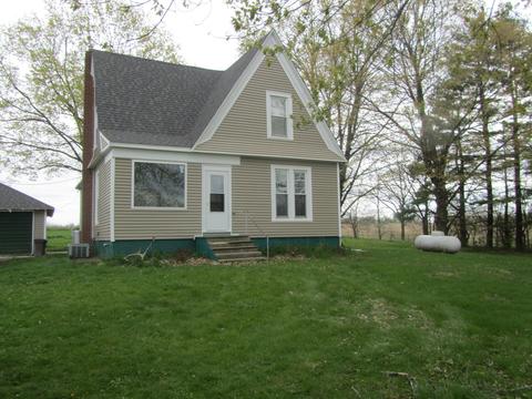 2745 Shaw Rd, Compton, IL 61318