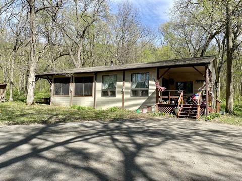 13364 3 Mile Rd, Savanna, IL 61074
