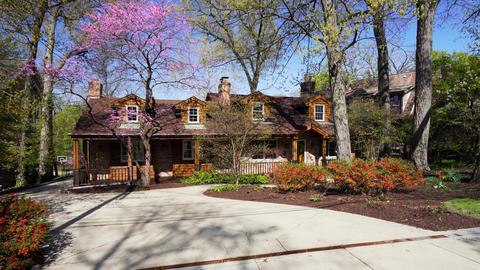 659 Riford Rd, Glen Ellyn, IL 60137