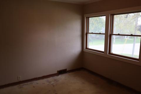 100 5th St, Walnut, IL 61376 photo 4
