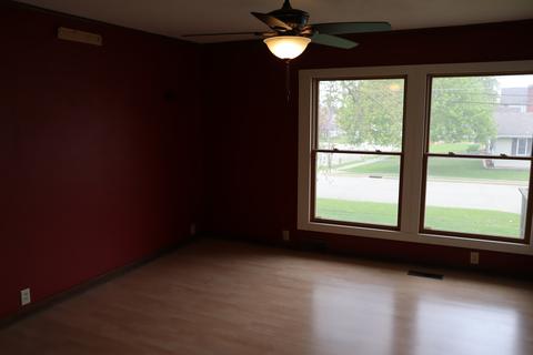 100 5th St, Walnut, IL 61376 photo 2