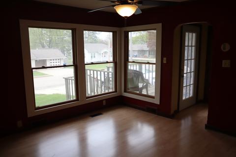 100 5th St, Walnut, IL 61376 photo 6