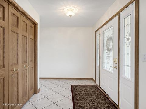 209 65th St, Willowbrook, IL 60527 photo 3