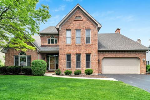 2107 Primrose Ln, Naperville, IL 60565
