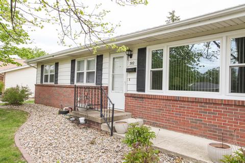 302 Grandview Dr, Normal, IL 61761 photo 2