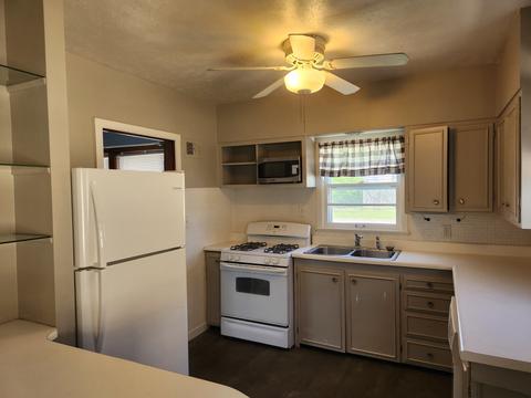 500 S Linden St, Normal, IL 61761 photo 9