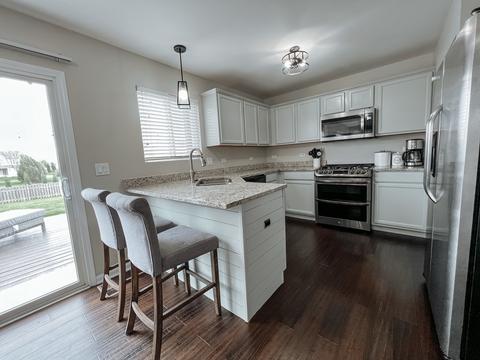 340 Aster Dr, Minooka, IL 60447 photo 3