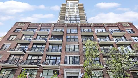 210 S Desplaines St #808, Chicago, IL 60661