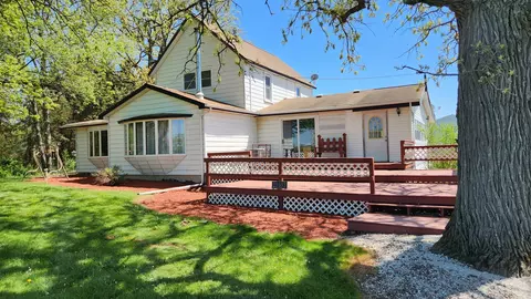 29153 S Klemme Rd, Beecher, IL 60401