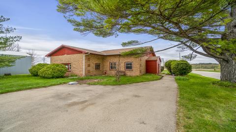 5517 W Pines Rd, Oregon, IL 61061