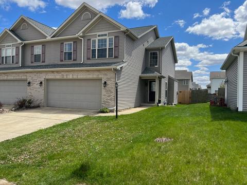 207 Dropseed Dr #B, Savoy, IL 61874