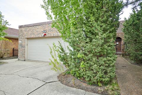 6935 N Karlov Ave, Lincolnwood, IL 60712