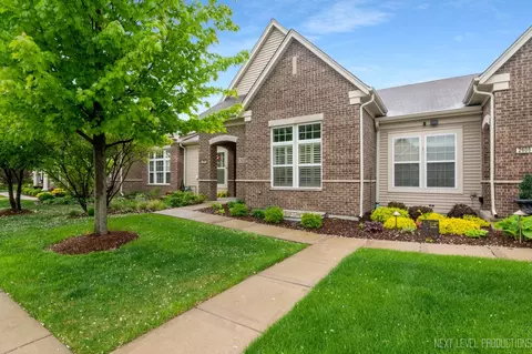 2606 Barrington Cir, Naperville, IL 60564
